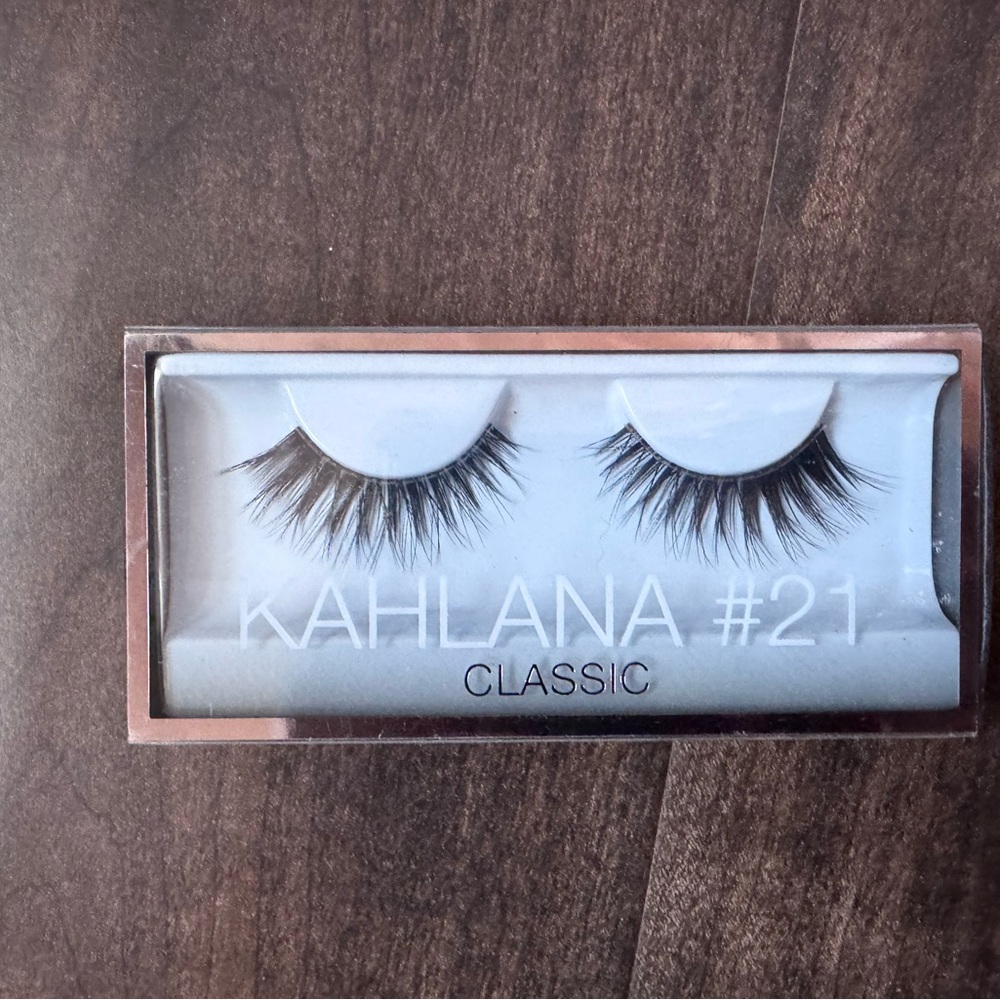Black Synthetic Huda Beauty Lashes Medium Volume